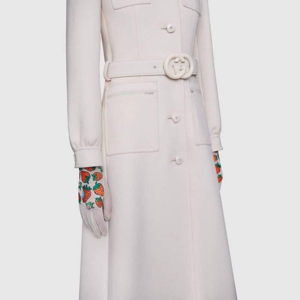 Gucci Tulle Strawberry Embroidered Gloves in White NEW IN BOX - Picture 7 of 8
